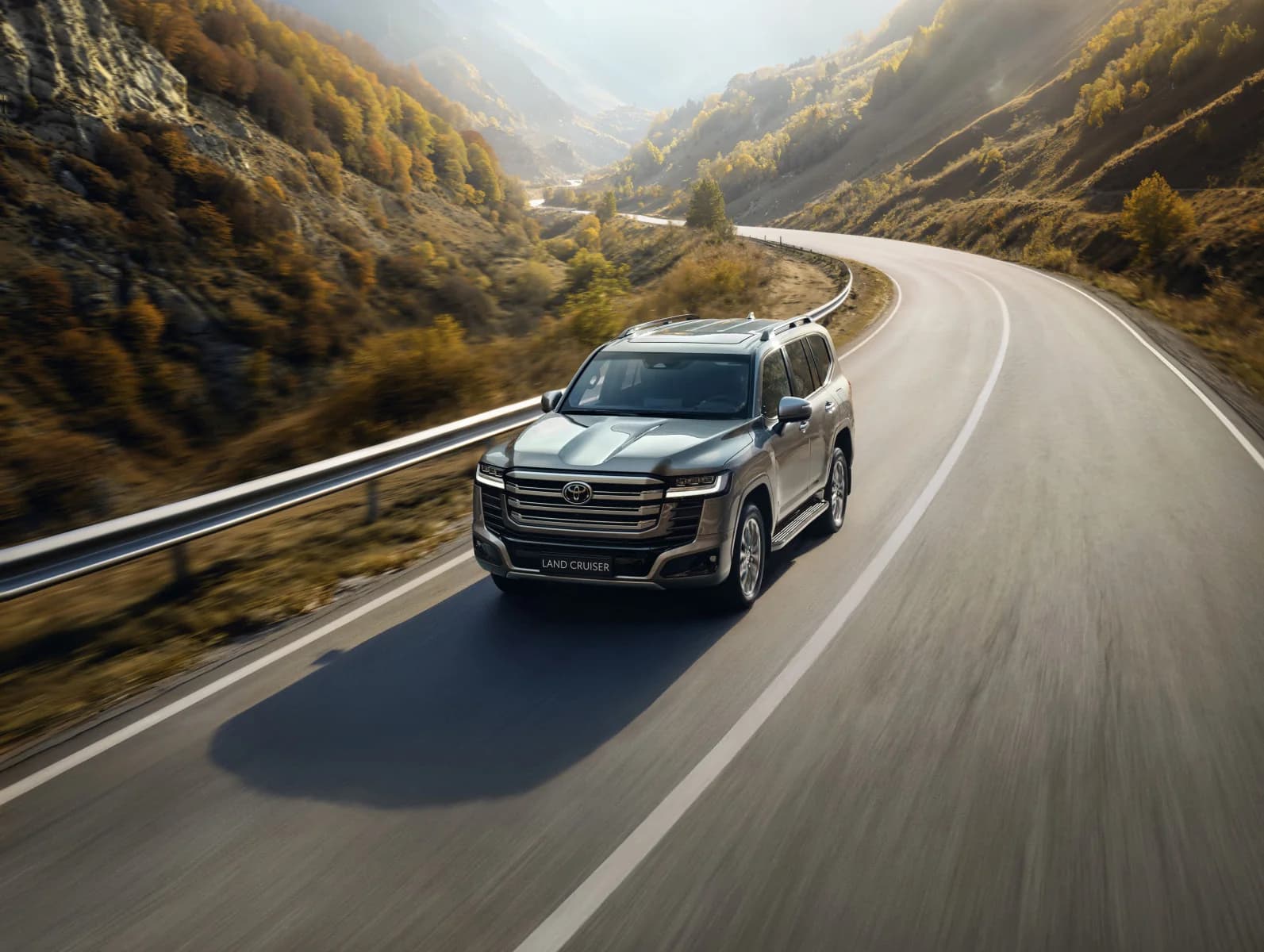 Toyota Land Cruiser cu motor V6 twin-turbo hibrid de 457 CP în România