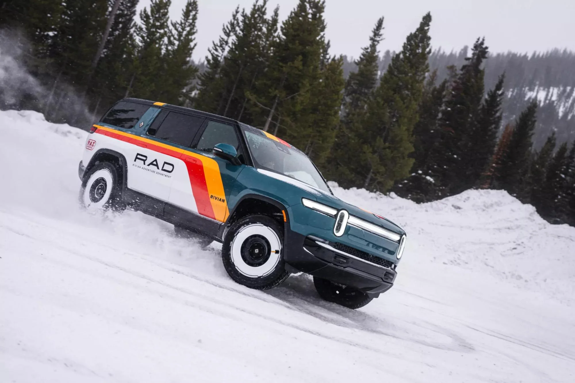 Rivian lansează oficial divizia de performanță RAD