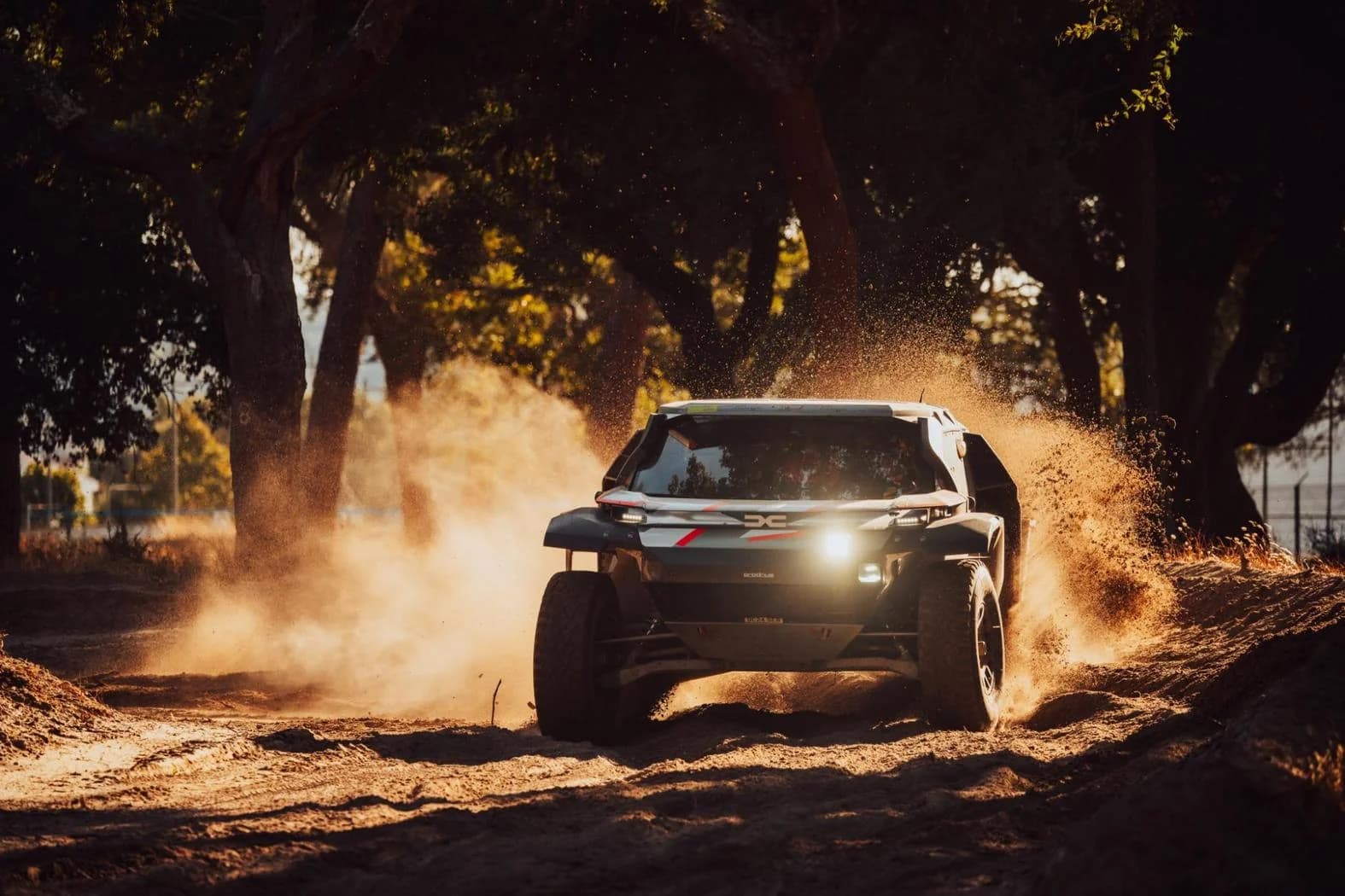 Dacia Sandriders concurează în Raliul Portugaliei cu 3 echipaje la start