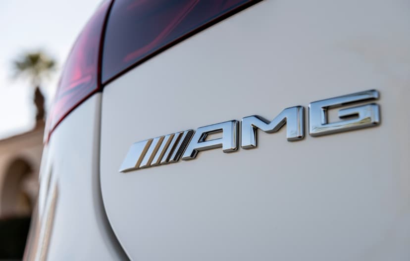 Mercedes-AMG lansează un nou SUV coupe electric de 1000 CP