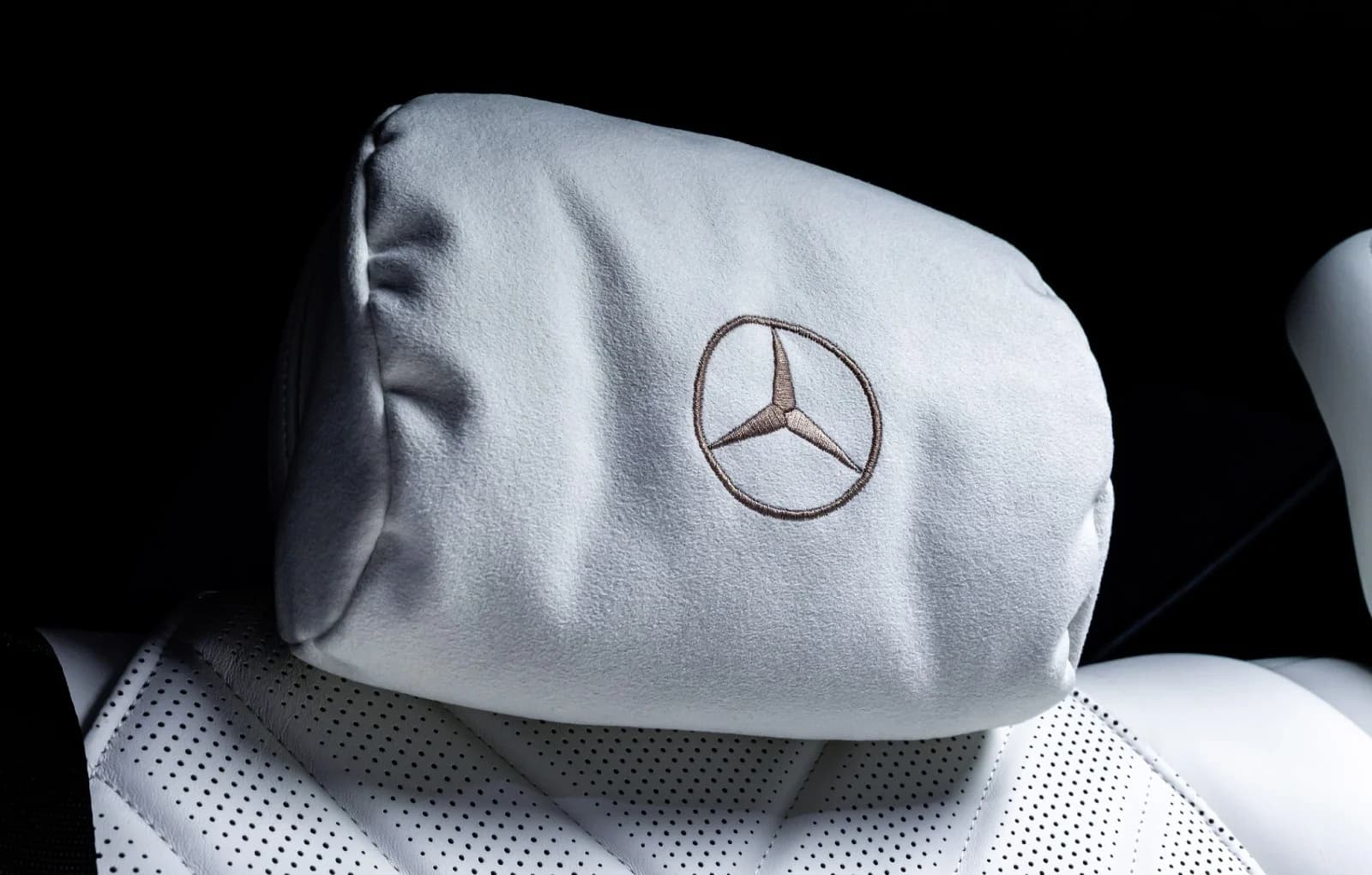 Mercedes-Benz a înregistrat un brevet pentru tetieră cu funcție de masaj integrată