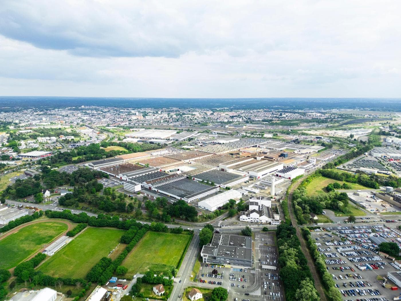 Uzina Renault din Le Mans, redenumită în cinstea lui Louis Schweitzer