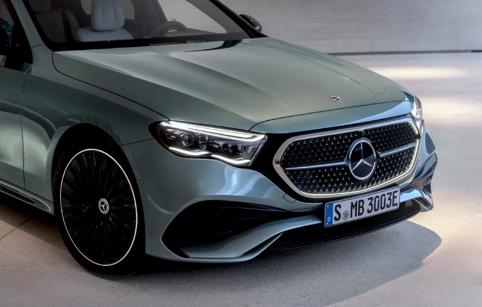 Primele imagini oficiale cu noua generație electrică Mercedes-Benz Clasa E