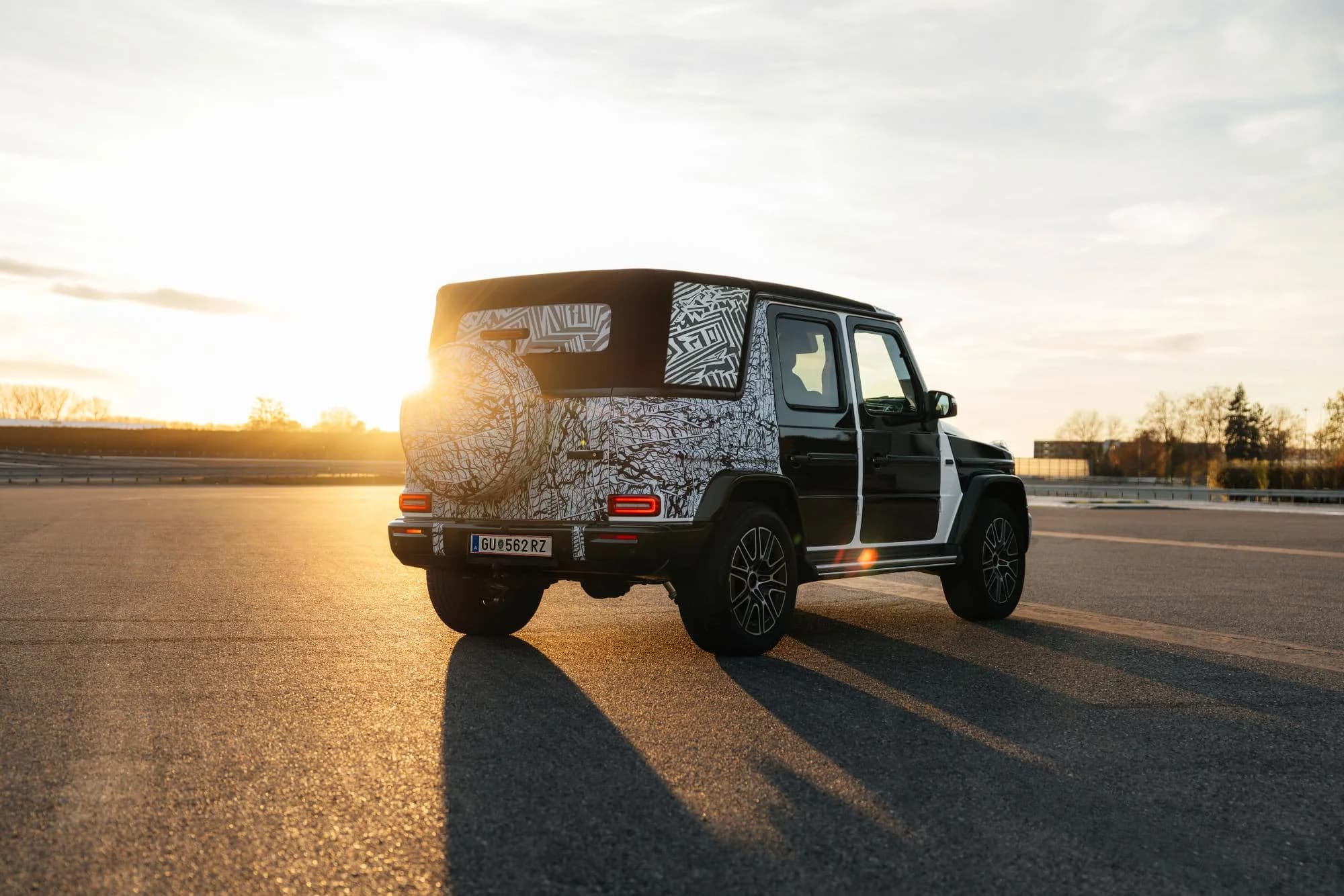 Mercedes-Benz prezintă noi imagini cu viitorul model decapotabil Clasa G