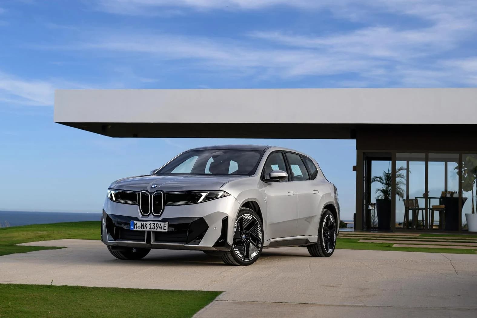 BMW iX3, Audi Q5 și BYD Seal 6 DM-i