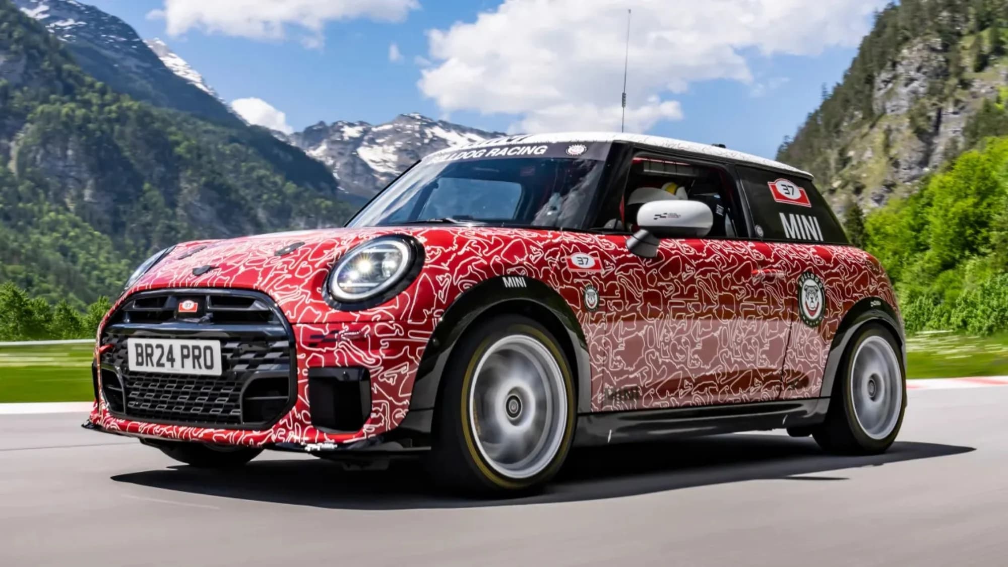 Debutul spectaculos pentru noul MINI John Cooper Works