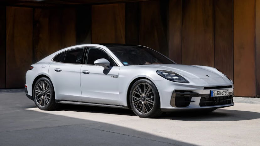 Noile Porsche Panamera Turbo S E-Hybrid și GTS sosesc pentru a face șoferii mai fericiți