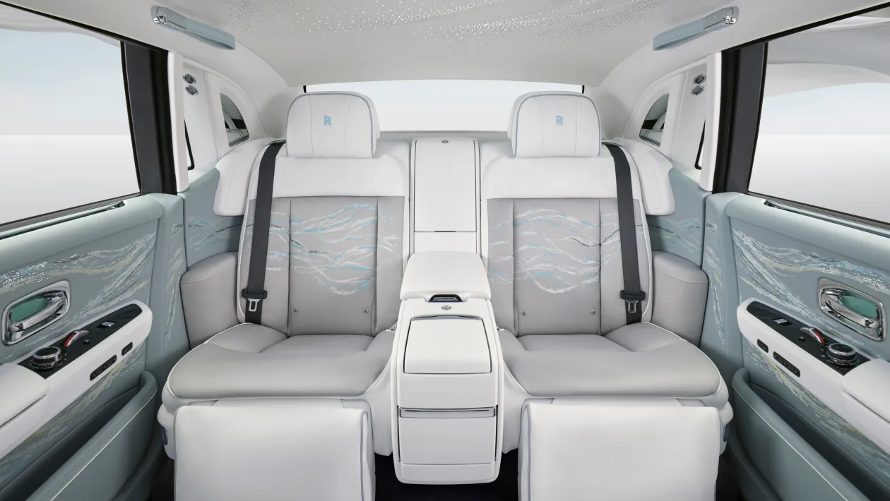 Noul Rolls-Royce Phantom Scintilla