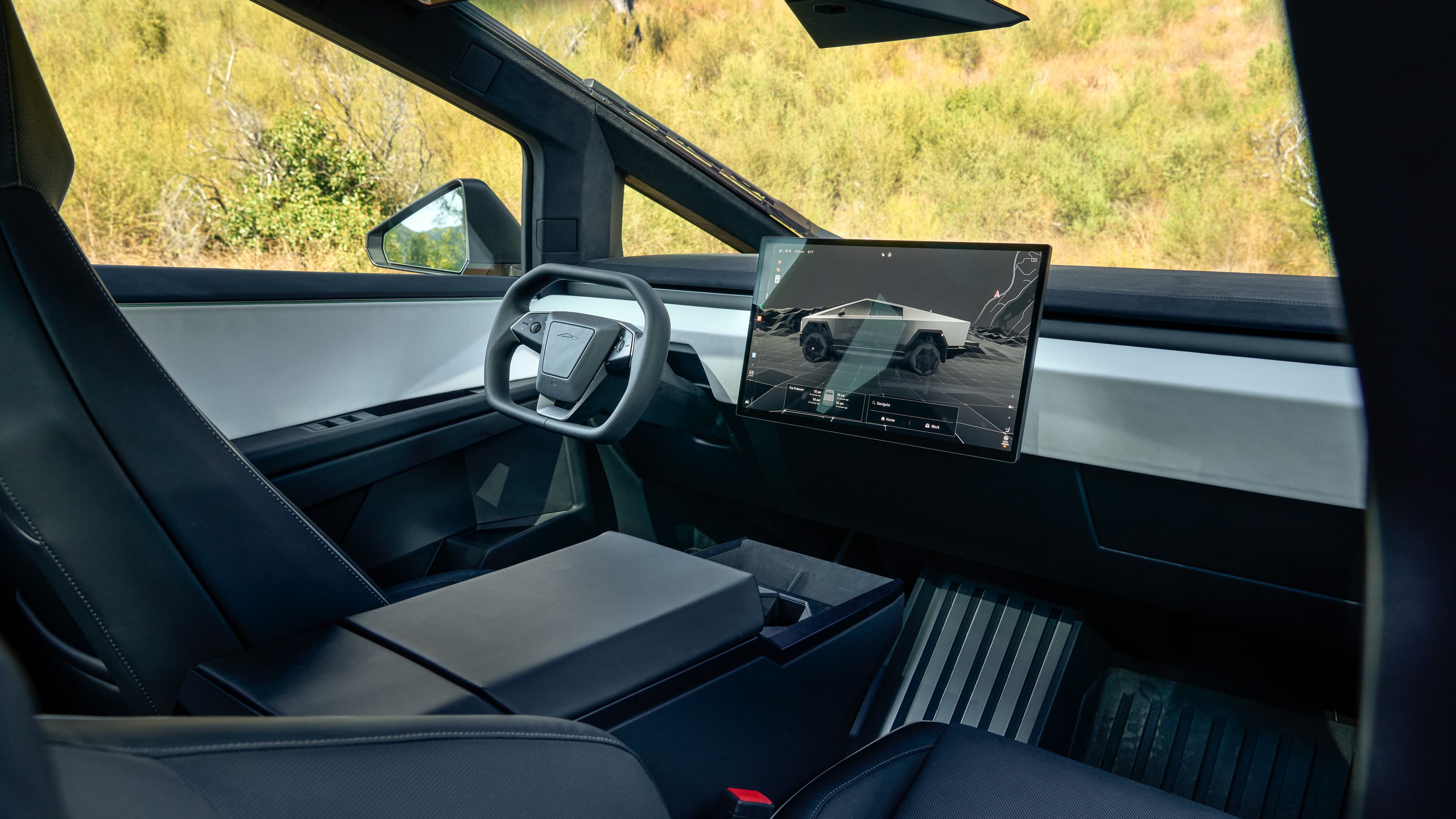 Tesla a lansat oficial noul pick-up electric Cybertruck