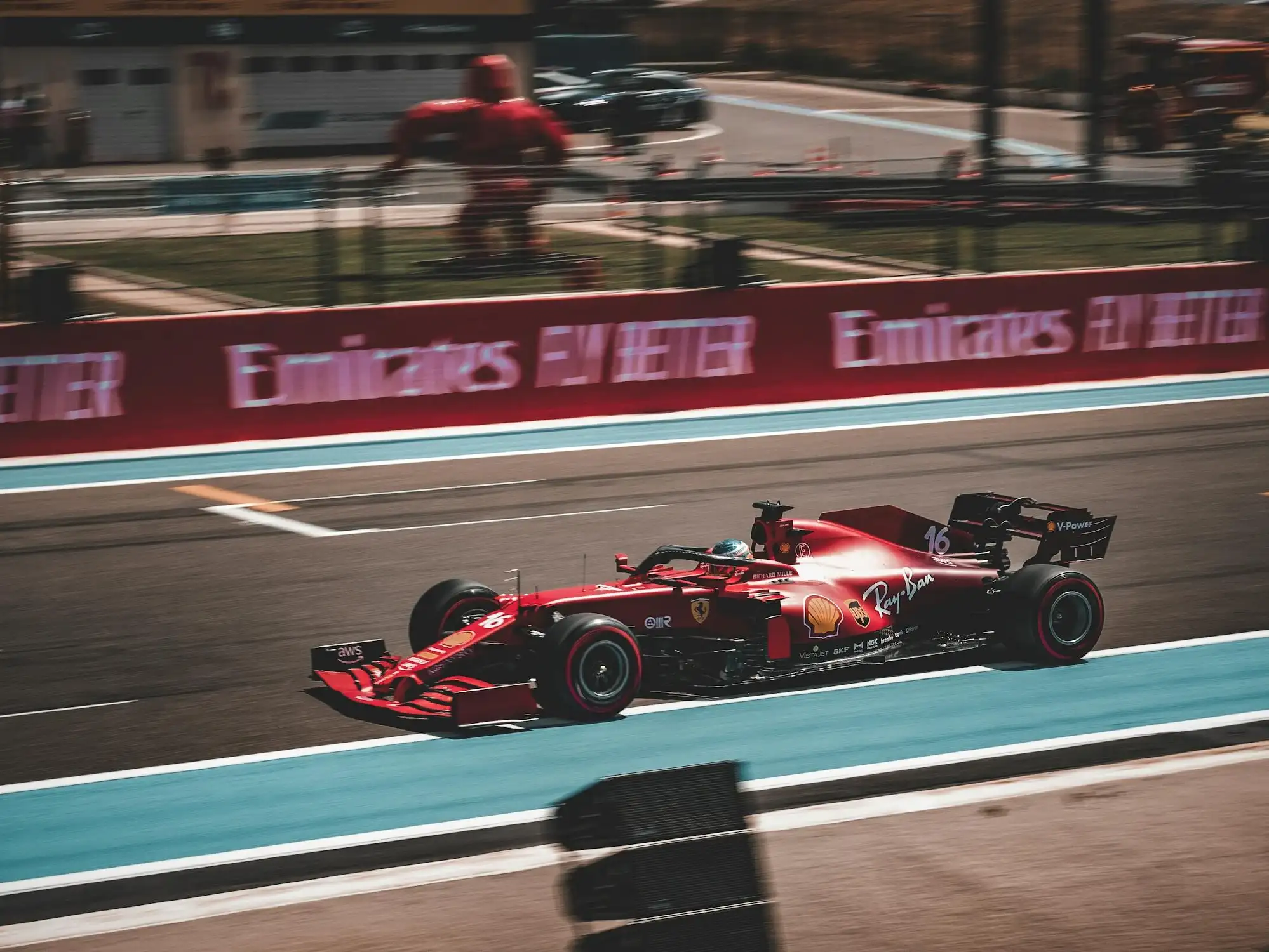 Prezentare generală a evenimentului sportiv Formula 1: lupta pentru titlul de campion în sezon