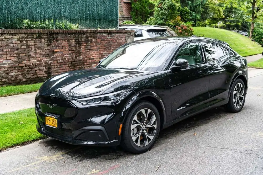 Tehnologii inovatoare în noul Ford Mustang Mach-E: o privire detaliată