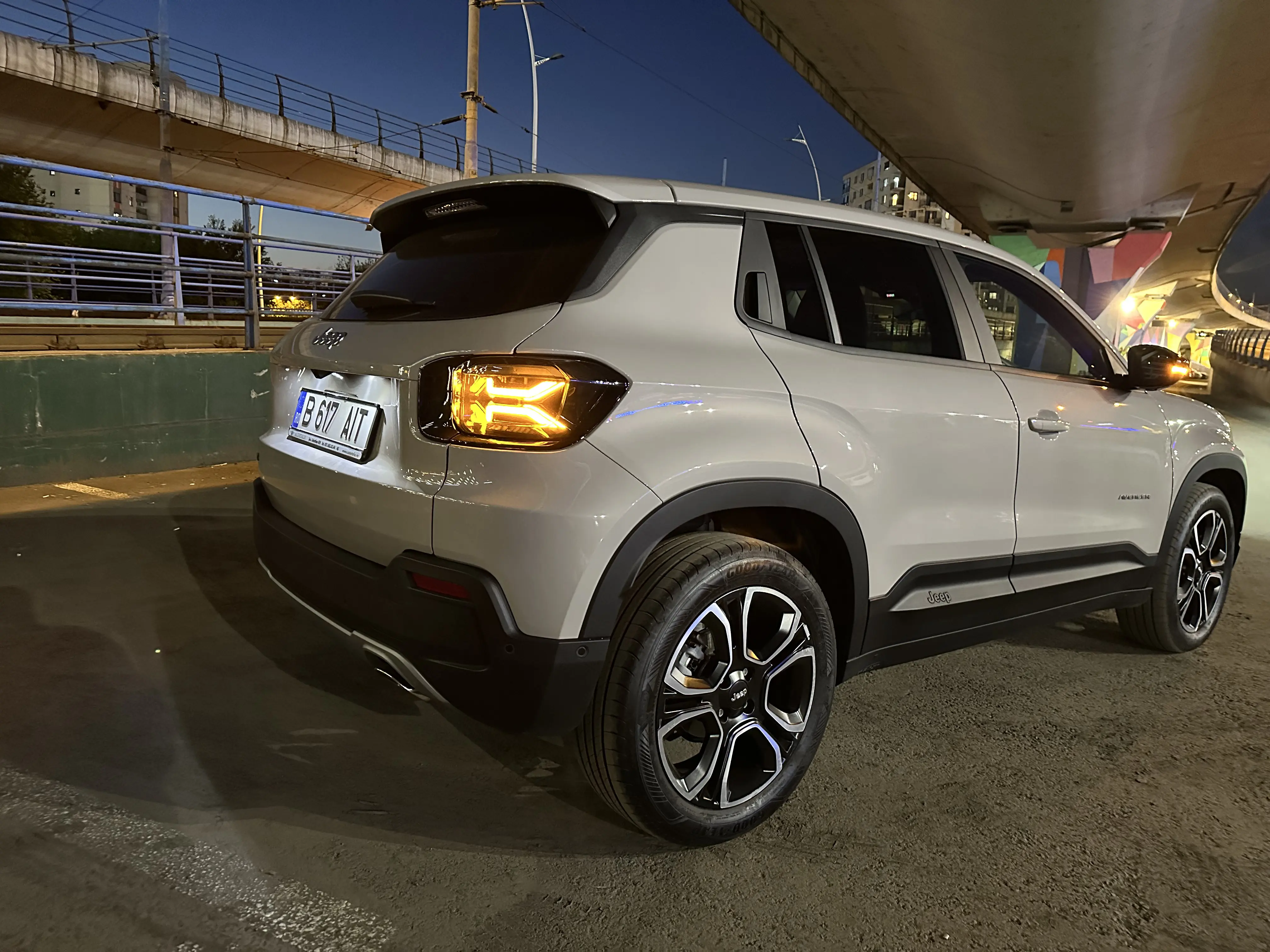 Test drive Jeep Avenger MHEV 2025: Primul Hibrid Compact cu ADN American