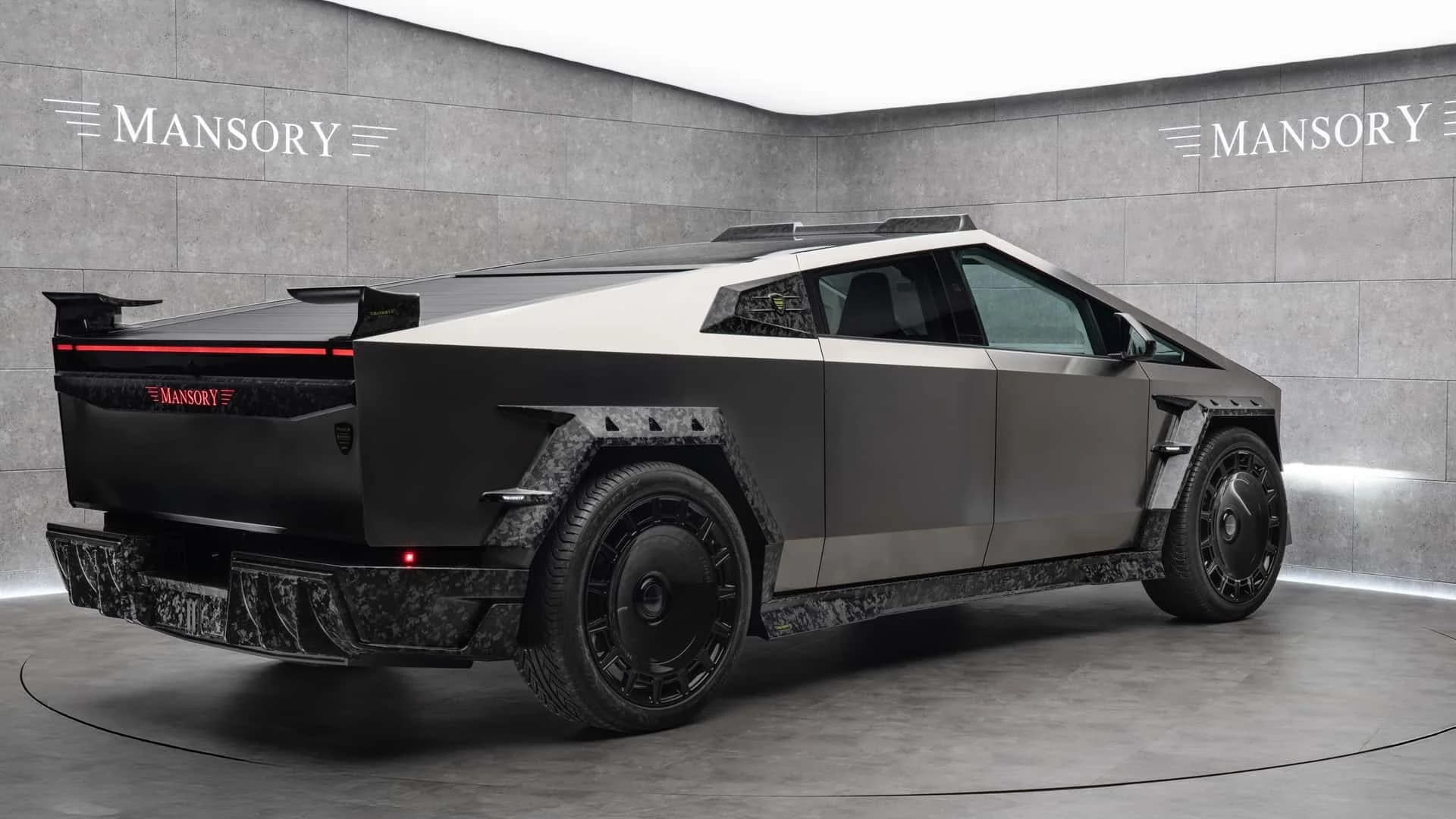 Mansory a transformat Cybertruck-ul într-o creație controversată