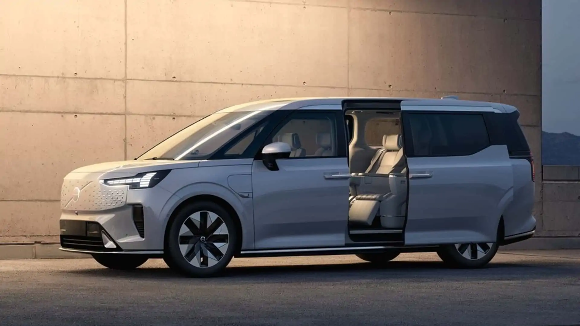 Volvo EM90 - Primul minivan electric al suedezilor