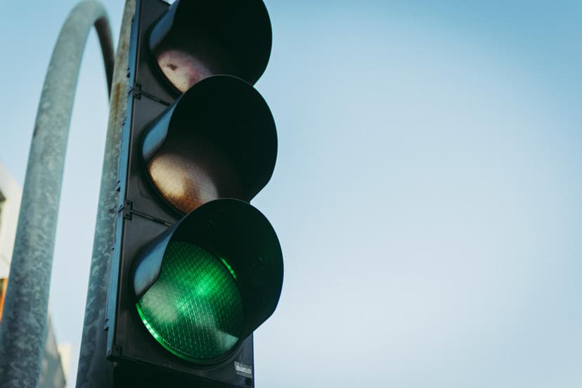 Ce pățești dacă conduci cu martorul ABS aprins? Regula nouă din Codul Rutier pe care mulți șoferi o ignoră