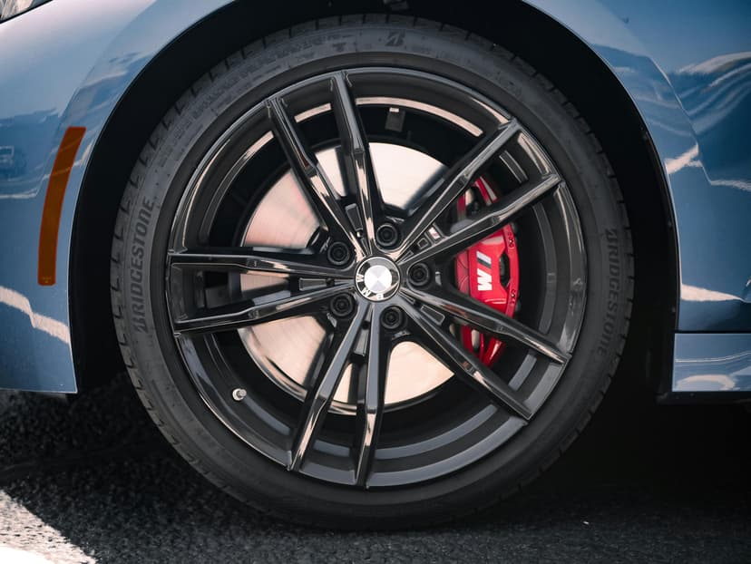 BMW i4 M50: 0-100 km/h în doar 3,7 secunde. Află noutățile BMW!