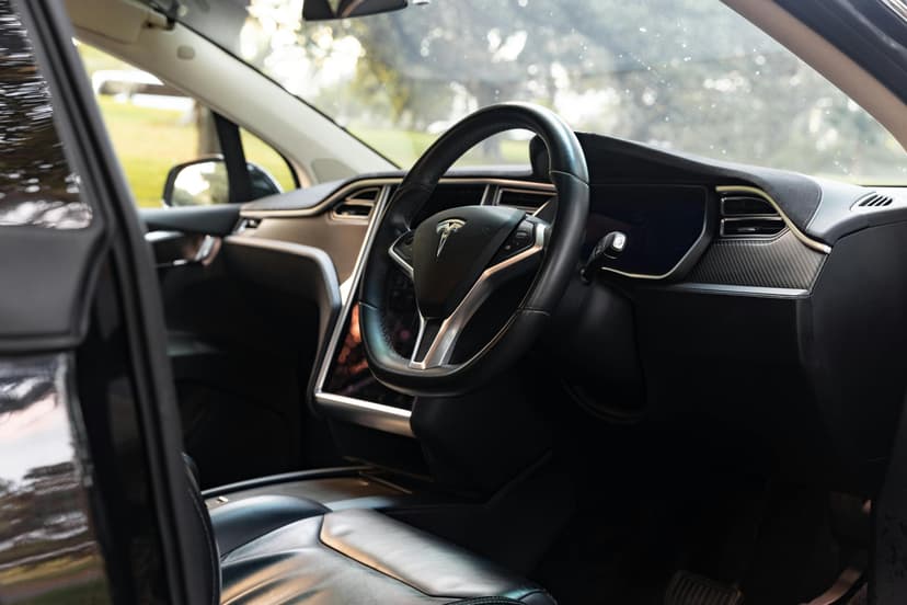 Full Self-Driving Disponibilă pentru Model 3 și Model Y cu Hardware 4