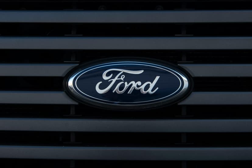 Ford rechemarea peste 100.000 de vehicule din cauza defectelor la hayon