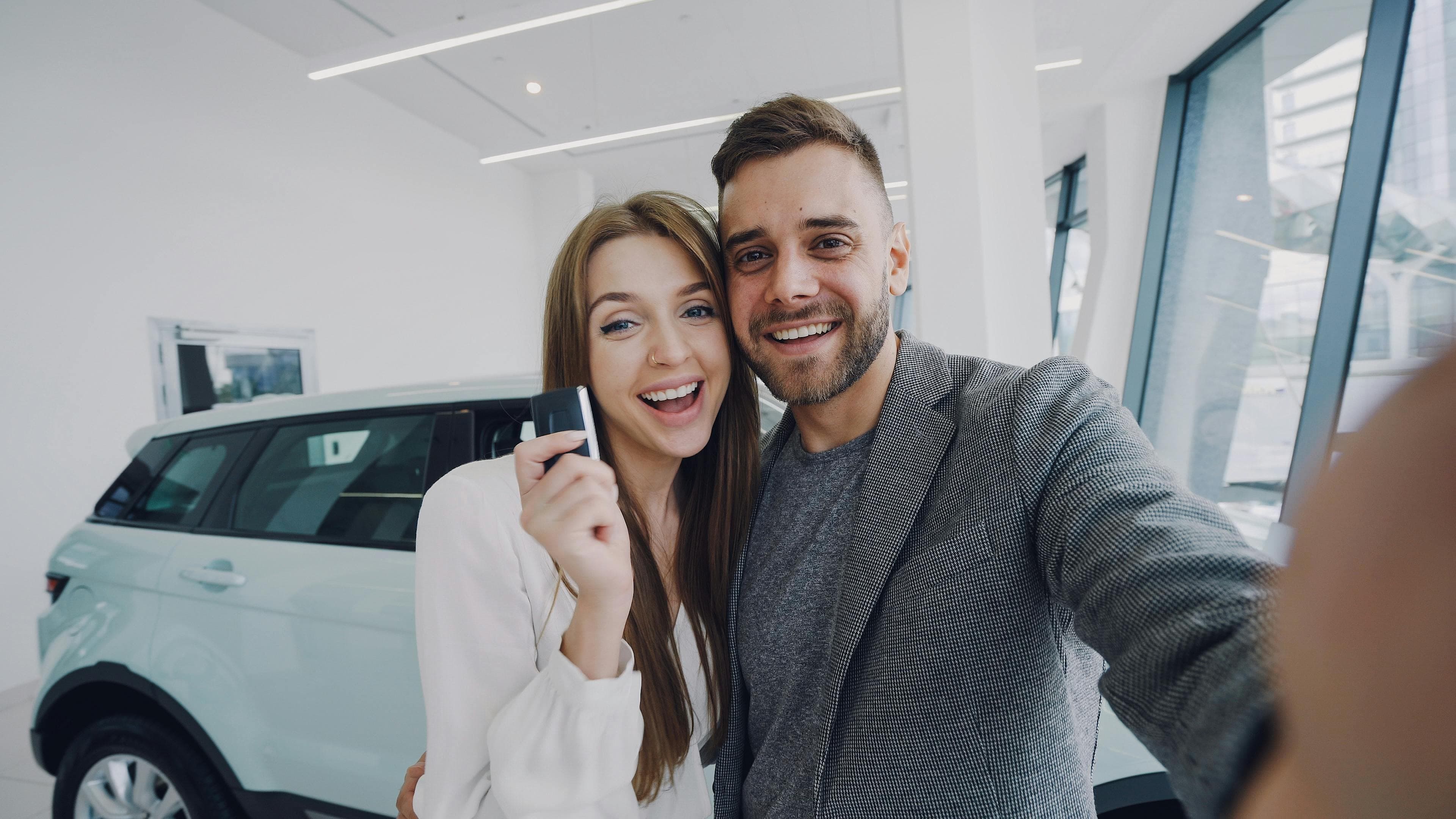 Creștere peste 4% a vânzărilor de mașini noi în România în martie