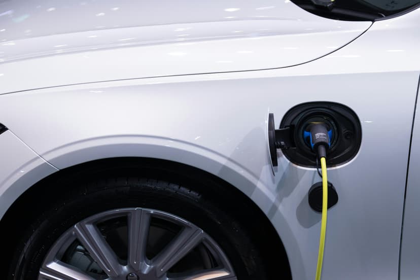 Vânzările de mașini plug-in hybrid depășesc pentru prima dată cele diesel în Europa