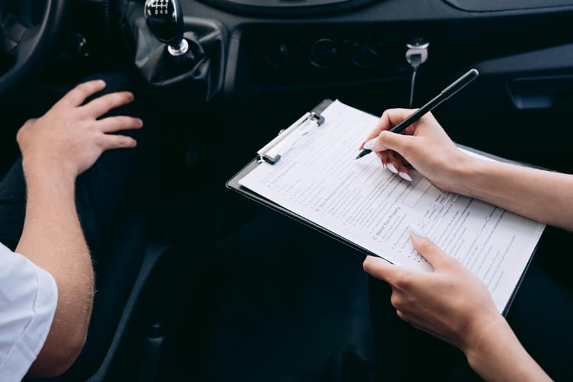 Cerere record pentru mașinile second-hand în România în 2025, în timp ce vânzările de autoturisme noi continuă să scadă