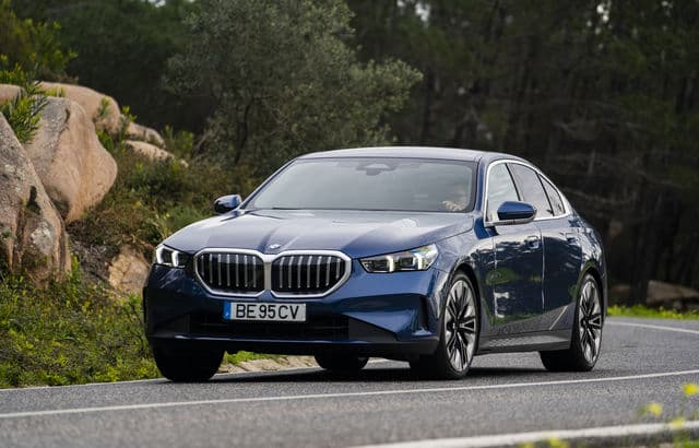 BMW Seria 5 Conduce Învingător Peste Mercedes-Benz și Audi în Primele Luni din 2025