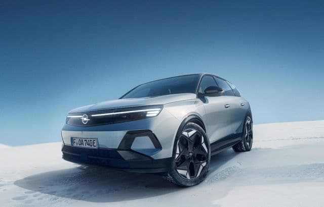 Opel Grandland Electric: 325 CP, tracțiune integrală și zero emisii - Noua bijuterie a șoselelor românești!