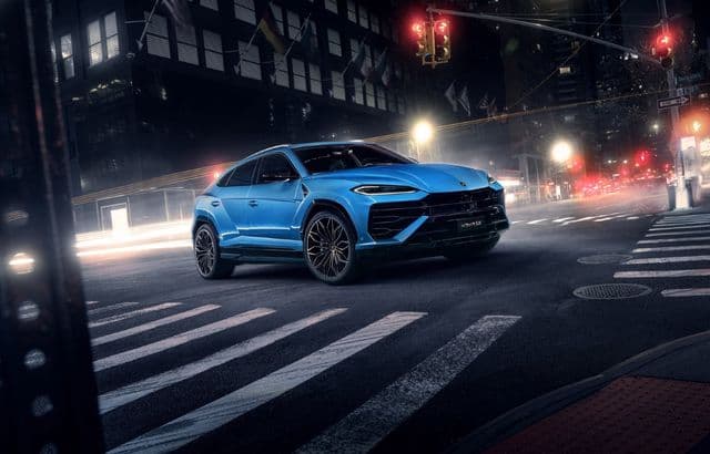 Lamborghini Urus rămâne cu motorul hibrid în pas cu tranziția lentă către electrificare