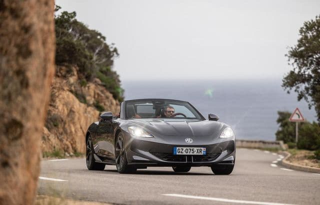 MG Cyberster: Super-Car Electric Disponibil de la 77.950 Euro - Performanță Impresionantă cu 510 Cai Putere!