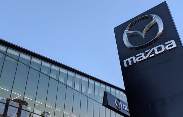Mazda prognozează un impact financiar de aproape un miliard de dolari din cauza tarifelor SUA, dar implementează soluții strategice pentru minimizarea pierderilor