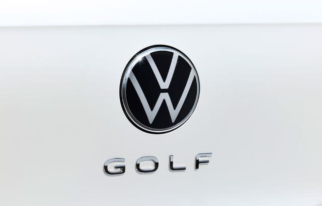 Debutul Volkswagen Golf electric, întârziat din cauza preocupărilor legate de costuri de producție