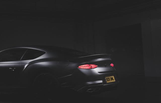 Bentley Continental GT Supersports: Descoperă versiunea de performanță sporită, fără electrificare, cu motor V8 și tracțiune spate