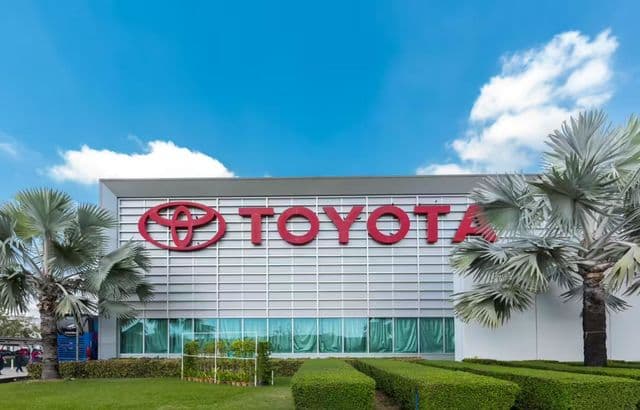 Toyota reîncepe producția la două fabrici din Brazilia după întreruperi.