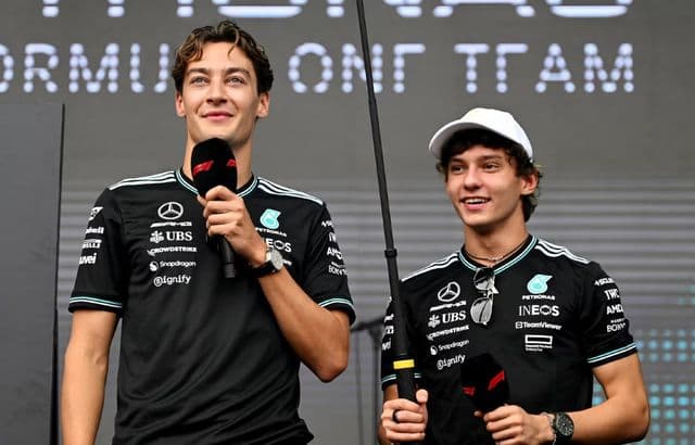 George Russell și Kimi Antonelli vor concura pentru Mercedes în 2026.