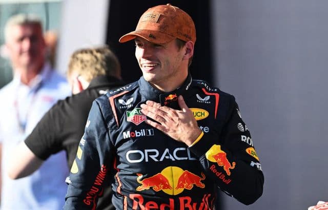 Max Verstappen domină în SUA cu victorie în sprint și pole position.