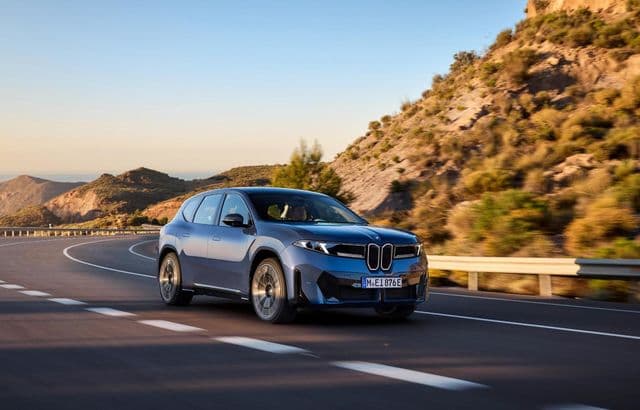 Peste 3.000 de comenzi în doar 6 săptămâni pentru BMW iX3, cerere record depășind așteptările