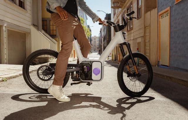 Also, startup inspirat de Rivian, lansează prima sa bicicletă electrică.