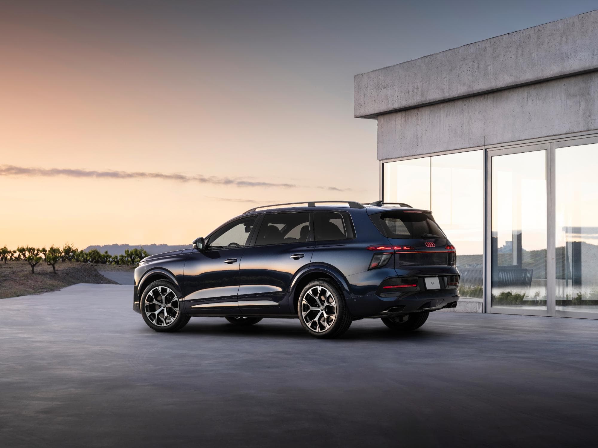 Audi Q9 mută mânerele portierelor lângă geam: cum funcționează sistemul electric