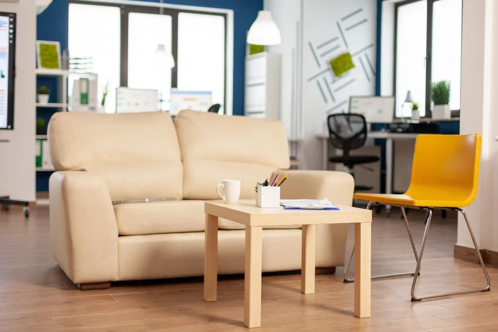 Mobilier bine ales: dimensiuni corecte, materiale sigure și întreținere ușoară pentru casele din România