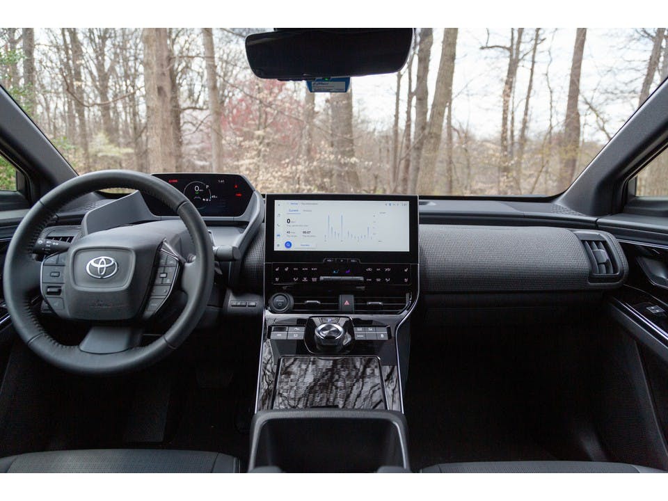Test drive Toyota bZ4X: Bun venit în lumea SUV-urilor electrice din Japonia