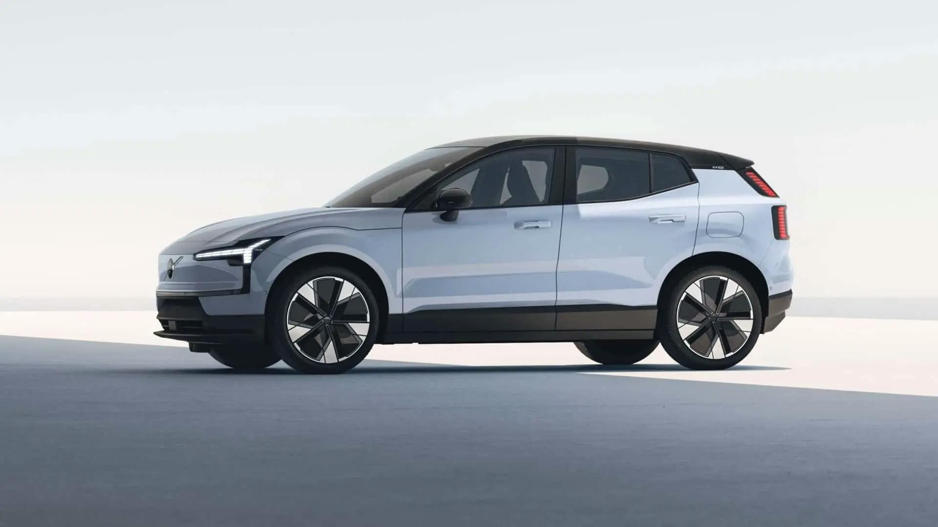 Volvo va adopta mufa de încărcare NACS de la Tesla începând cu 2025