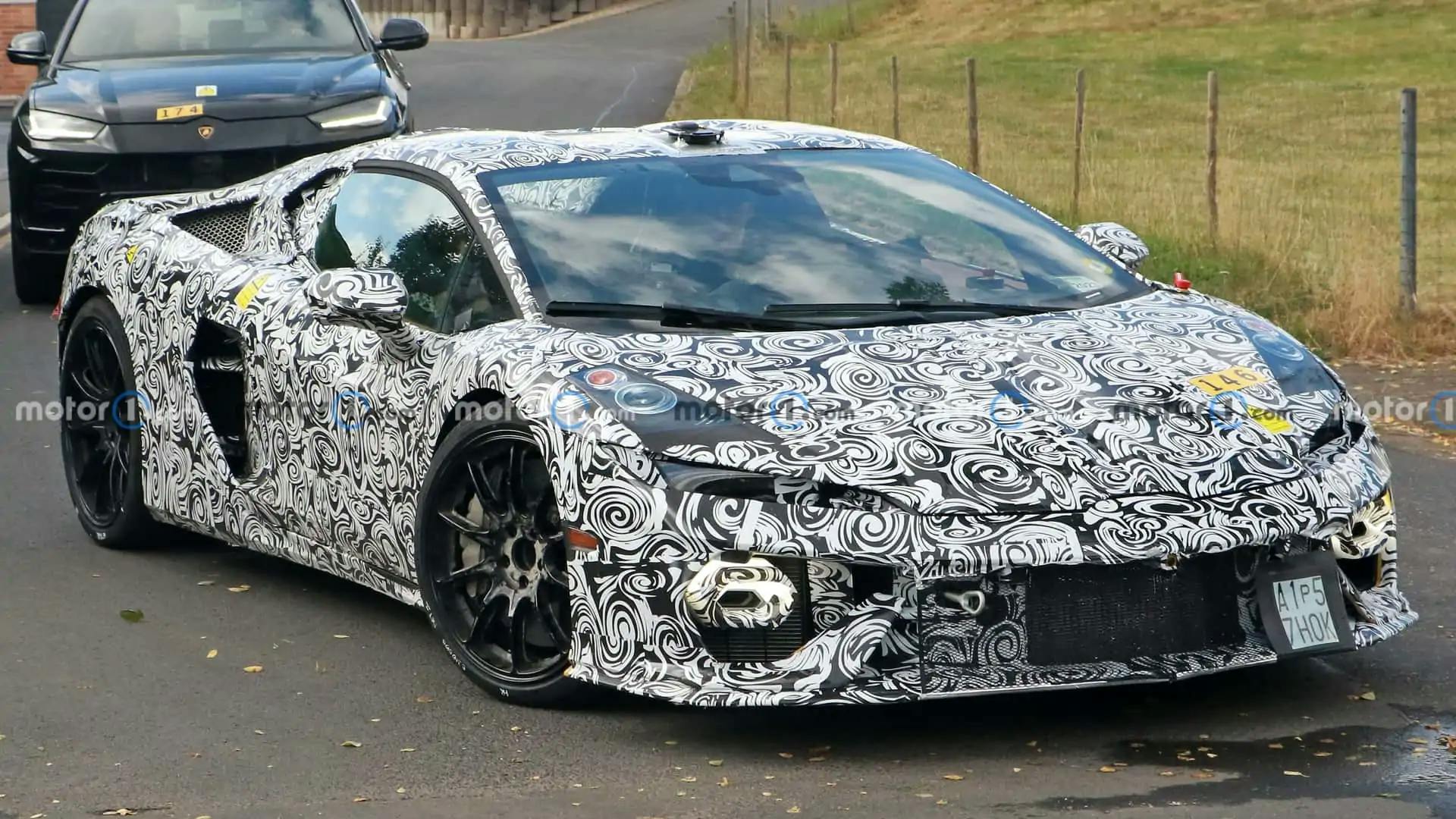 Succesorul lui Lamborghini Huracan din 2025 a fost surprins în premieră