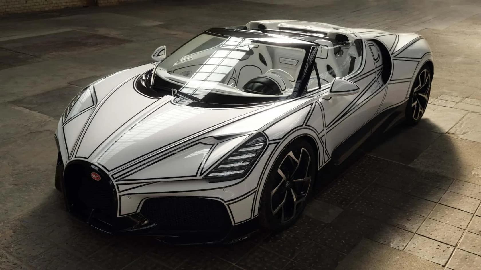 Ediție unică Bugatti cu decor din porțelan denumită W16 Mistral Blanc Éternel