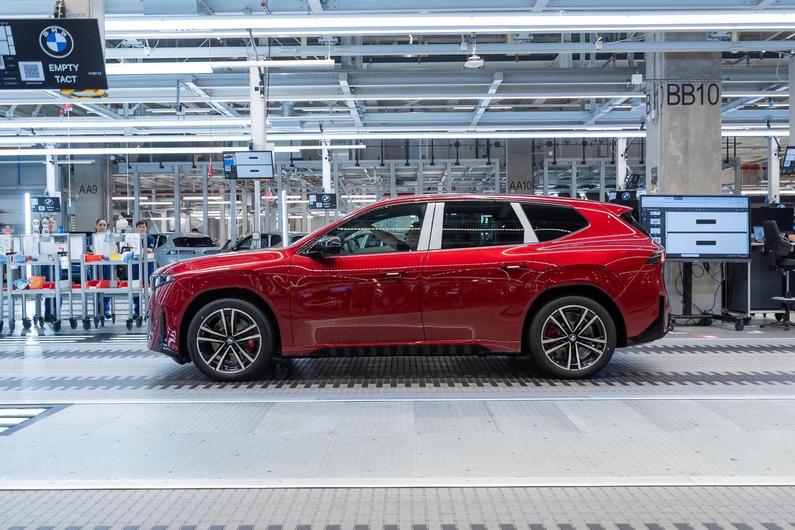 BMW a produs 50.000 de unități iX3 în fabrica din Ungaria