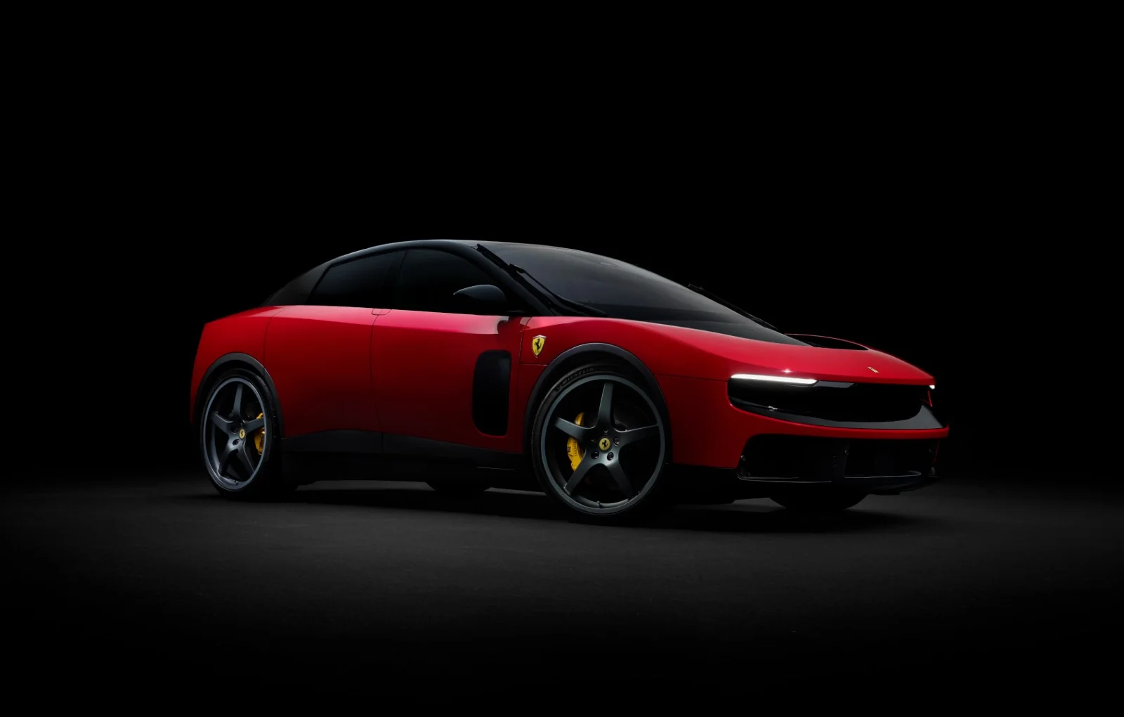 Noul Ferrari Luce, epuizat rapid pe piața din China