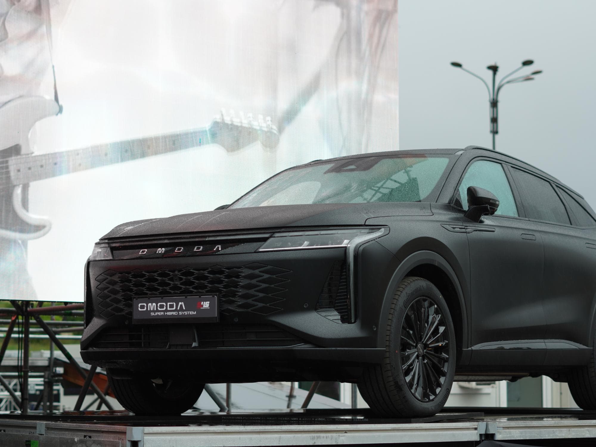 Omoda 9 Black Edition la preț de listă de 55.000 de euro