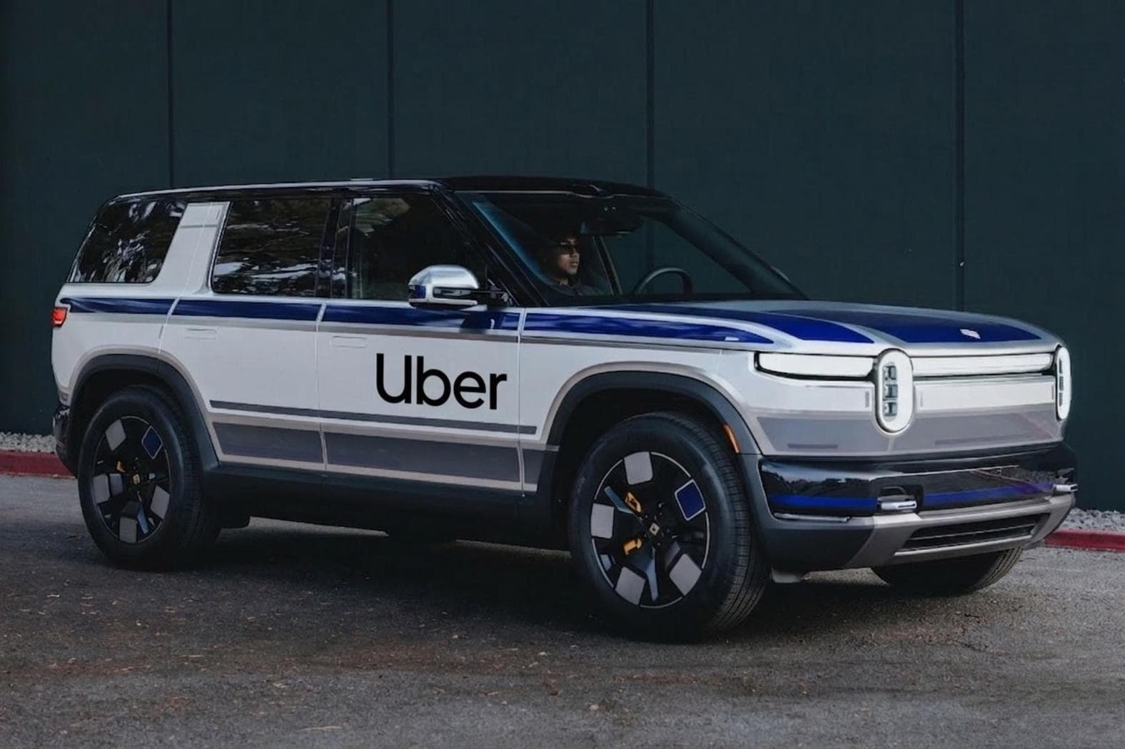 Uber anunță o investiție de până la 1,25 miliarde de dolari în Rivian pentru dezvoltarea vehiculelor electrice