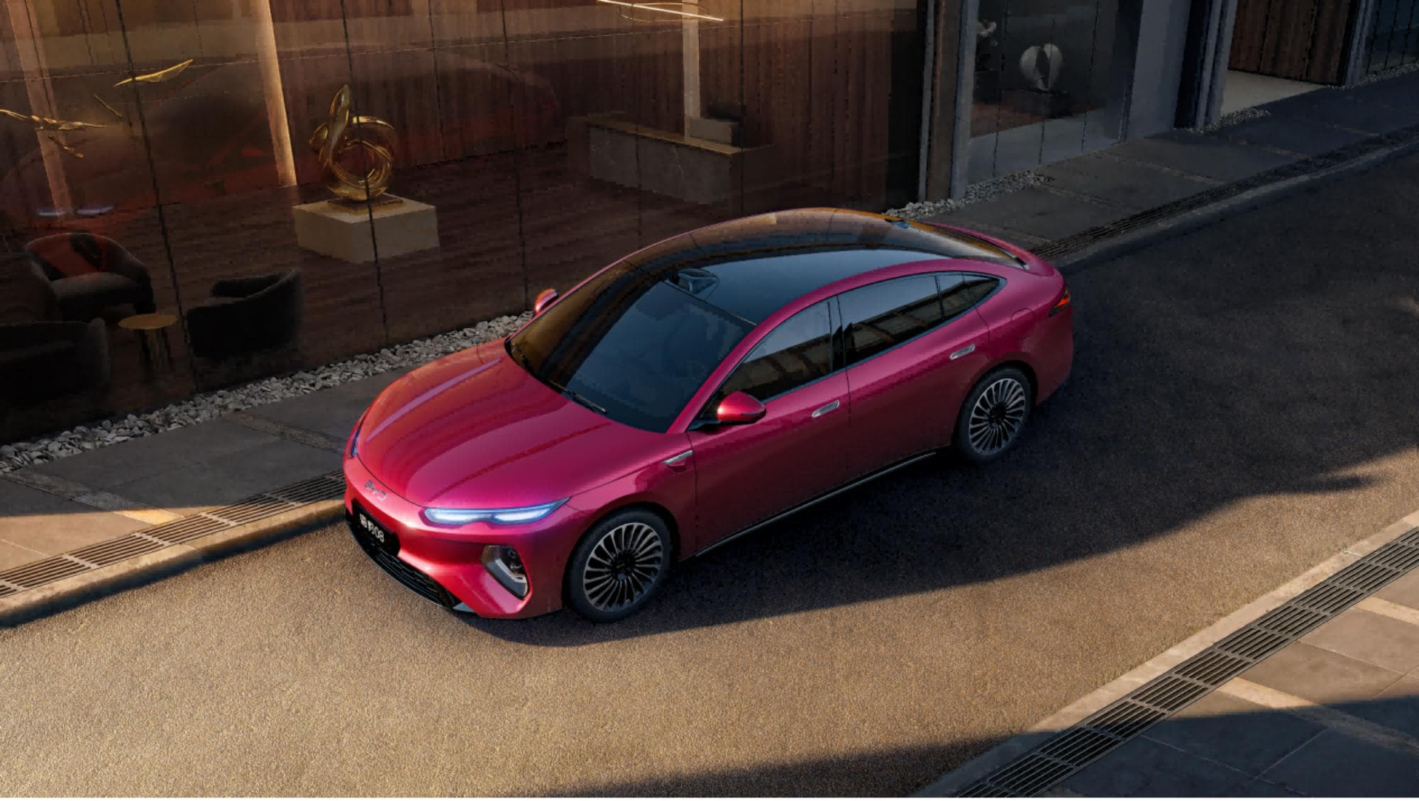 Berlină și SUV premium cu încărcare rapidă în doar 9 minute de la BYD