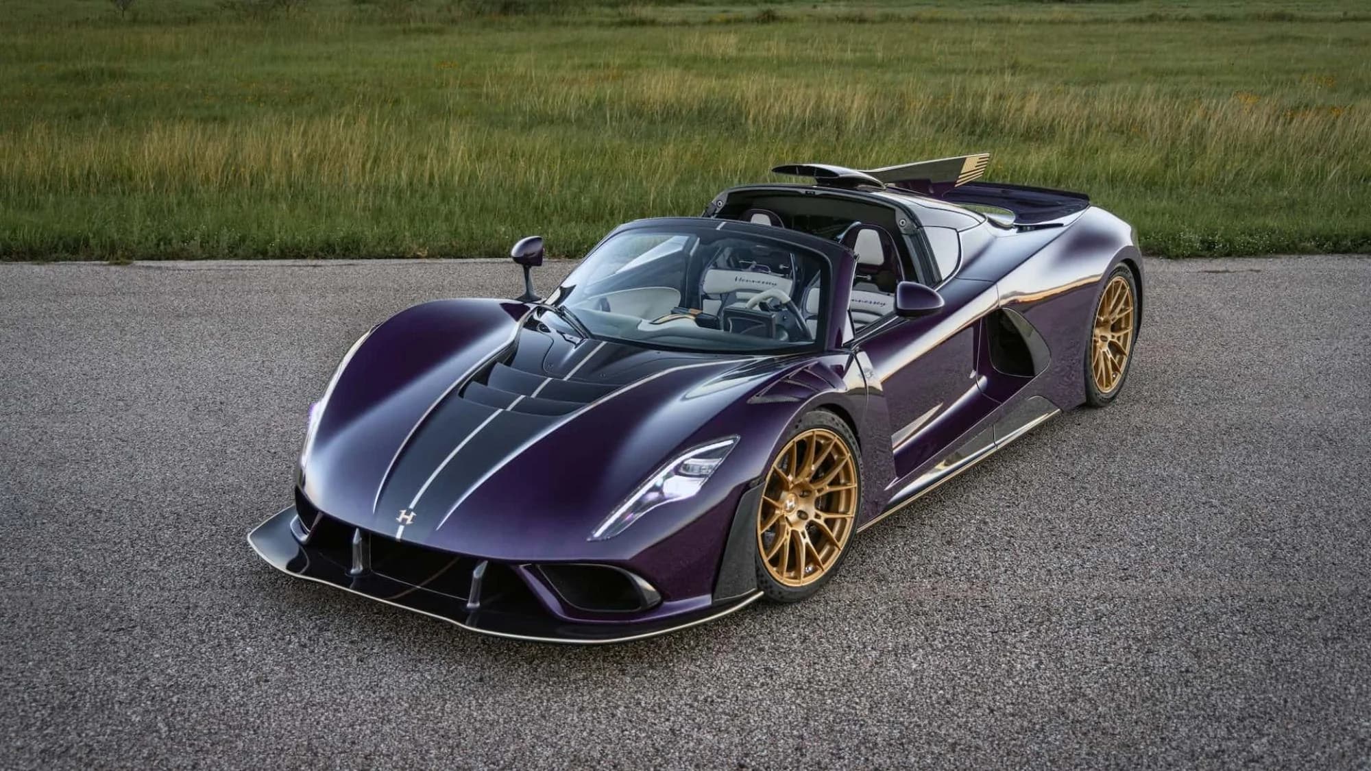 Venom F5-M: Hypercar cu 2031 CP și transmisie manuală de ultimă generație