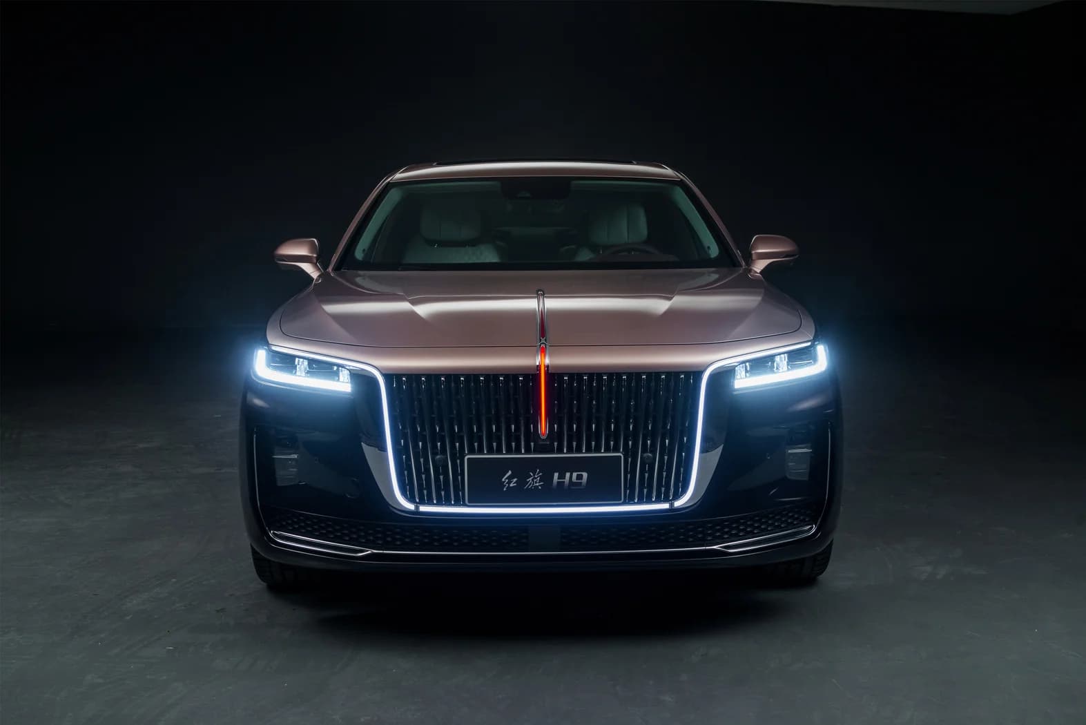 Hongqi ar putea începe producția de mașini în Europa, la fabrica Stellantis din Spania